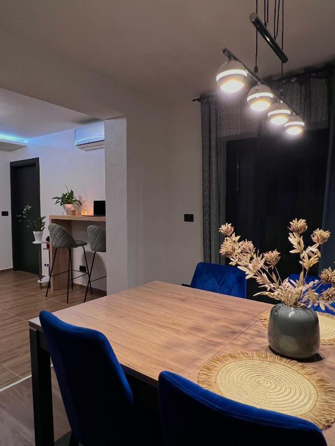 Betty Apartments Borik - Whole Ground Floor Ровінь Екстер'єр фото