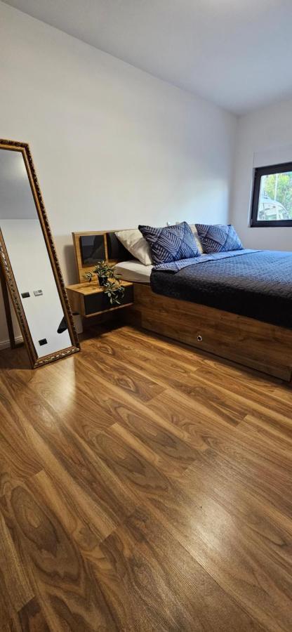 Betty Apartments Borik - Whole Ground Floor Ровінь Екстер'єр фото